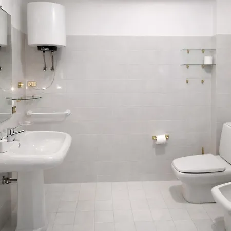 A Due Passi Dal Teatro Massimo